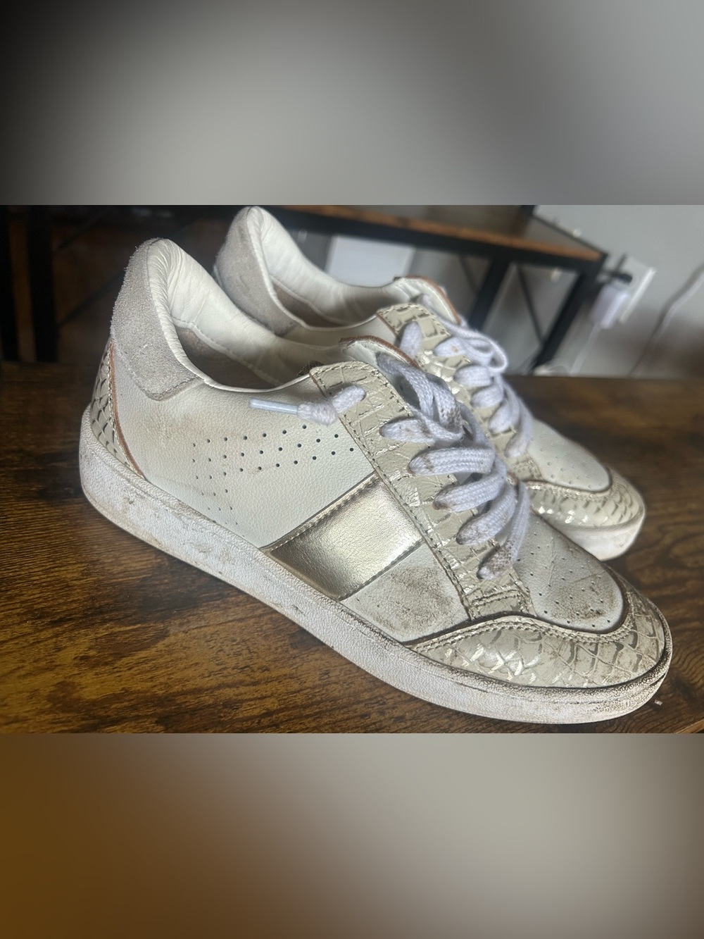 Vintage Havana White and Gold Metallic Silver Lace-Up Sneakers